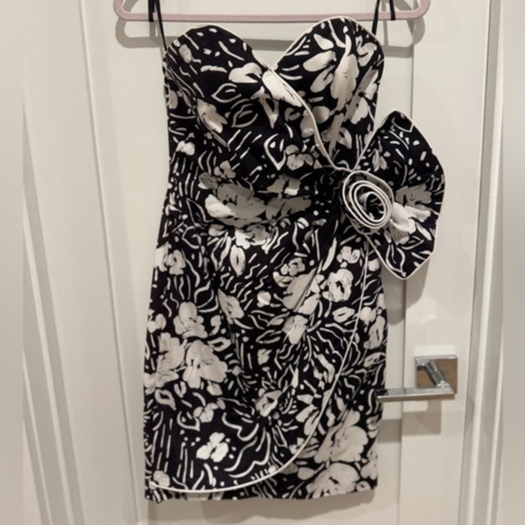 Vintage Nili Martin Elegant Black and White Floral Dress size 4 - Picture 1 of 10